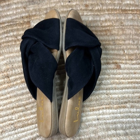 EUC LULUS Santana Black Suede Criss Cross Slide Slip On Sandals Size 5.5 - Picture 5 of 8